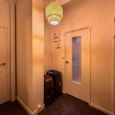 Parisian Nest - Panoramic Views - Free Parking Parijs