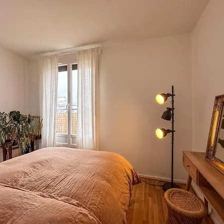 Appartement Parisian Nest - Panoramic Views - Free Parking