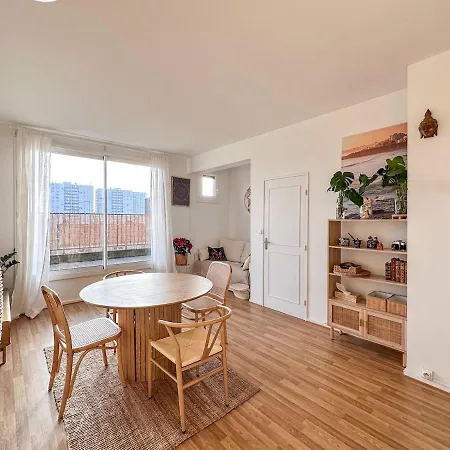 Apartment Parisian Nest - Panoramic Views - Free Parking *