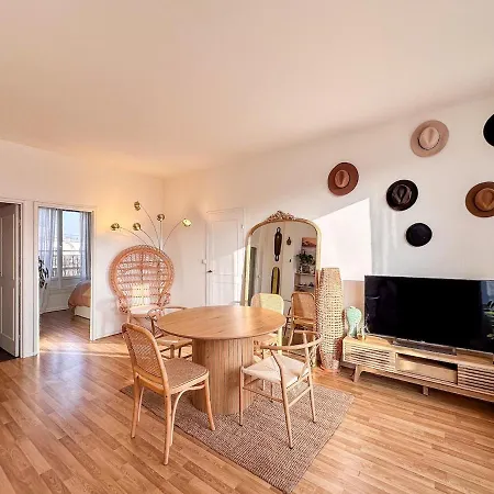 Apartment Parisian Nest - Panoramic Views - Free Parking