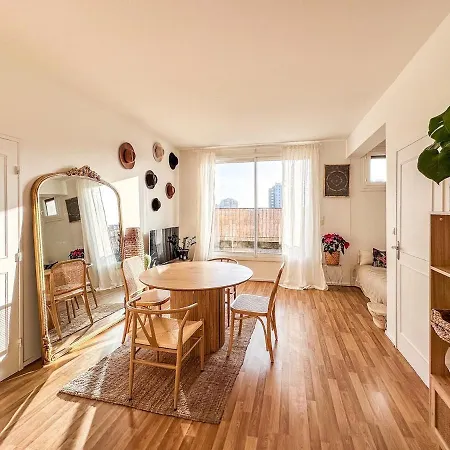 Parisian Nest - Panoramic Views - Free Parking Apartment Paris